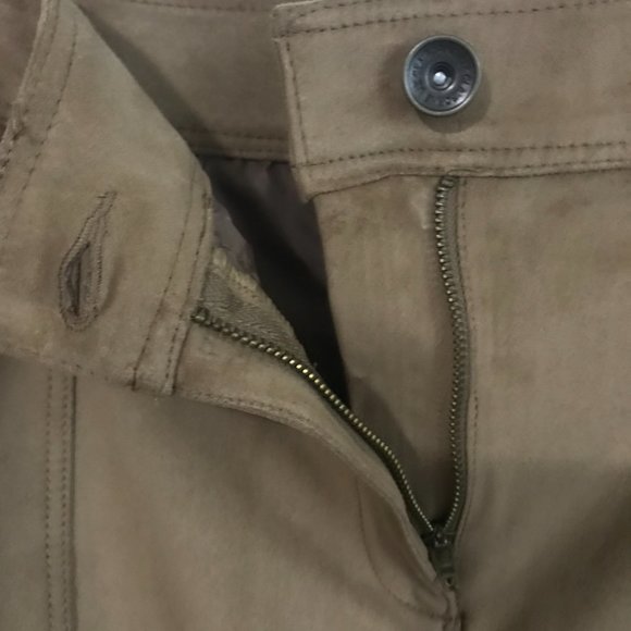 Fashionable tan skirt with pockets Liz Claiborne Woman 20W - Looks like suede! - Picture 5 of 6